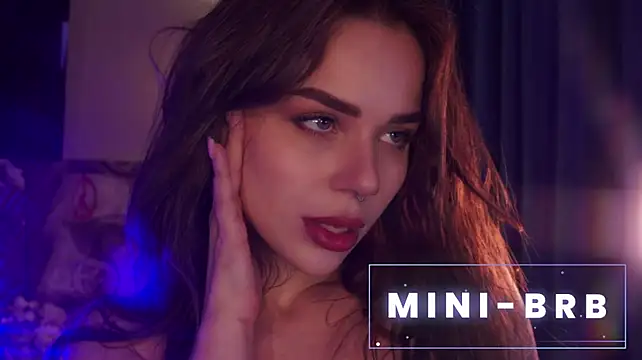 _MiniNika_ stripchat live cam model