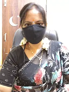 Tamil_white_beauty stripchat live cam model