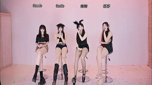 CQ-718 stripchat live cam model