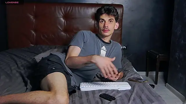 DanielCrush1 stripchat live cam model