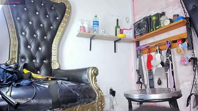 Madame_pain_ stripchat live cam model