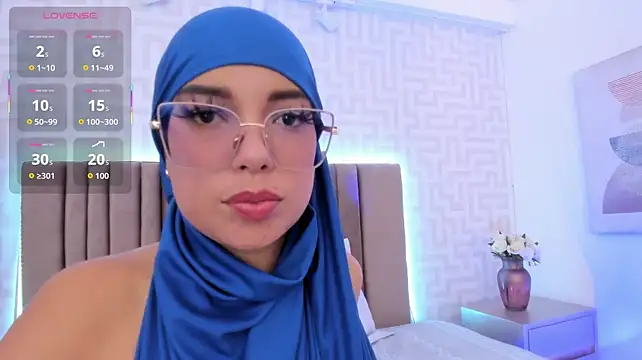 naishaa_ stripchat live cam model