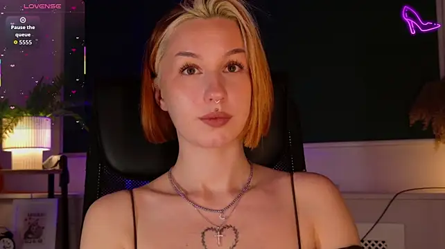 ClaireMathis stripchat live cam model