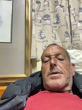 GeldenKuy stripchat live cam model