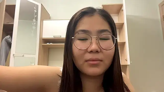 HikkoSinu stripchat live cam model