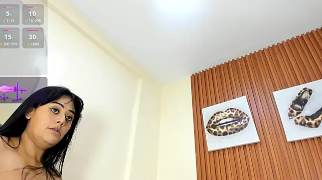 Queen_Curvy01 stripchat live cam model