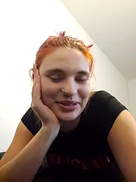 MaddieBaddieee stripchat live cam model