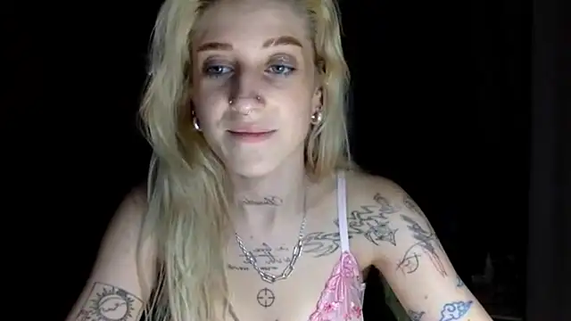 EmmyWet stripchat live cam model