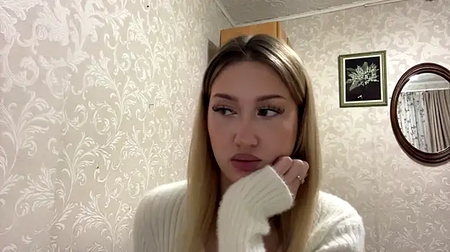 ArianneQuilantang stripchat live cam model
