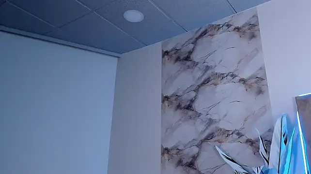 Maddyluxe stripchat live cam model
