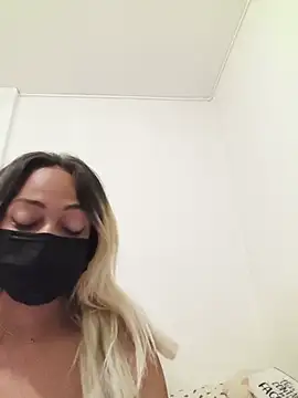 newcoquine stripchat live cam model