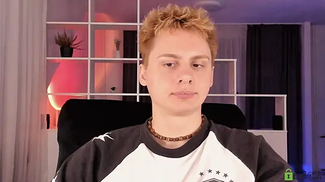 sunnyburn_boy stripchat live cam model