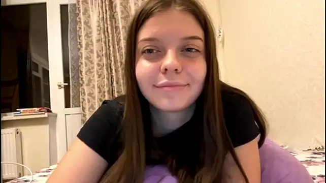 IvyWild stripchat live cam model
