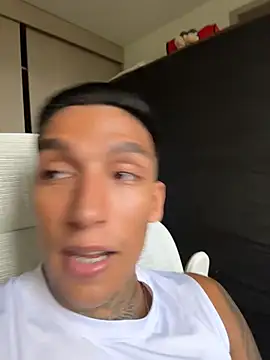 sendfer stripchat live cam model