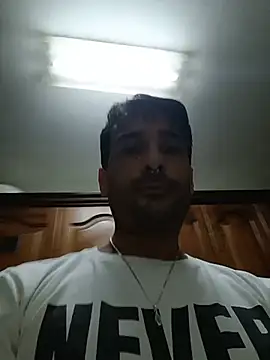 Javiiii8 stripchat live cam model