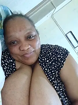 BBW123MILF stripchat live cam model