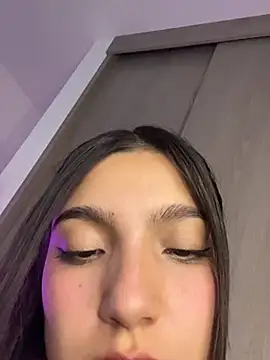 MaddyHaze stripchat live cam model