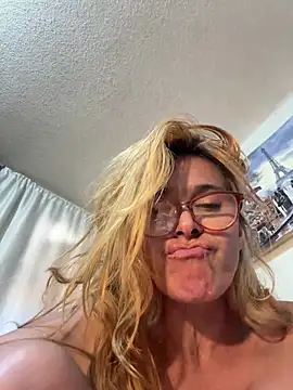 SahoryHorny stripchat live cam model