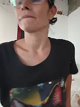 MireyaTorresGu stripchat live cam model