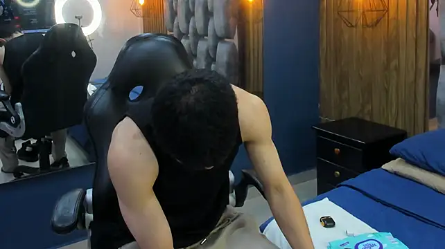 roan_birkin stripchat live cam model