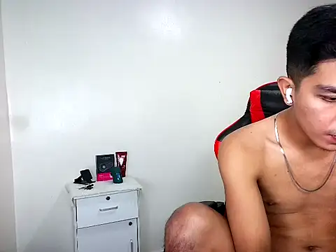 Hunky_paul stripchat live cam model