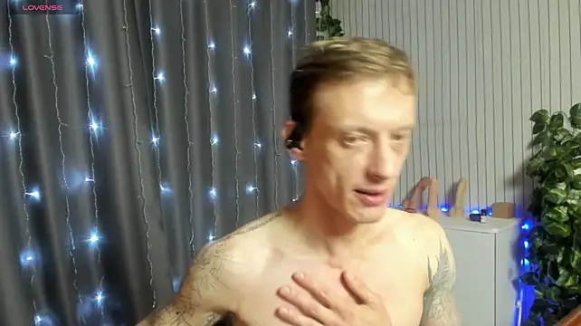 James2Inked stripchat live cam model