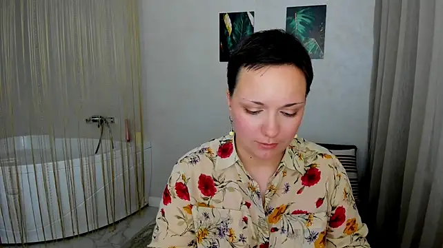 GoldenHazee stripchat live cam model