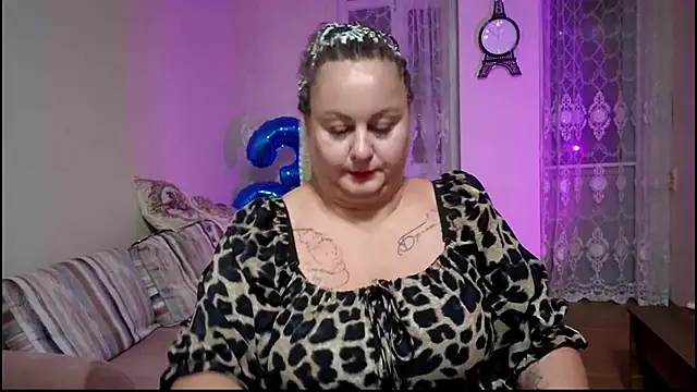 maryhotmilf stripchat live cam model