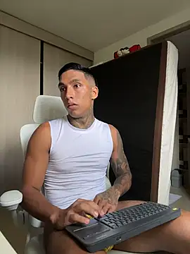 sendfer stripchat live cam model