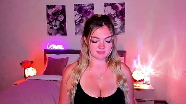 ZaraBloom stripchat live cam model
