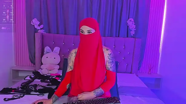 Nayla-Mouna stripchat live cam model