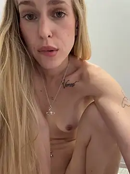 kira_mia stripchat live cam model