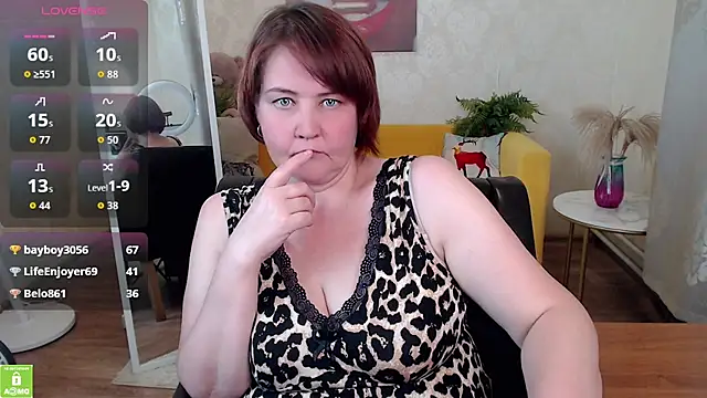QUEEN02030 stripchat live cam model