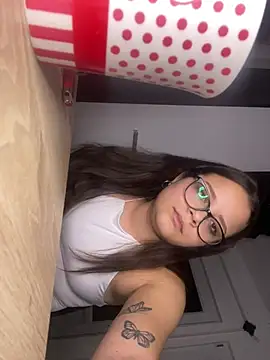 BellaVibesweet stripchat live cam model