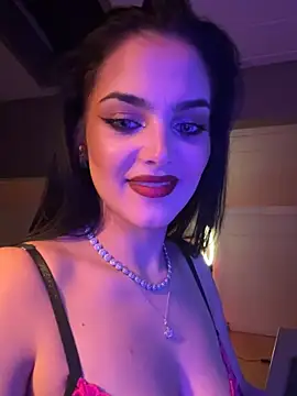 LunnaVey stripchat live cam model