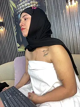 habyy_ stripchat live cam model