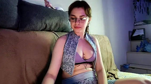 TamalaNease stripchat live cam model