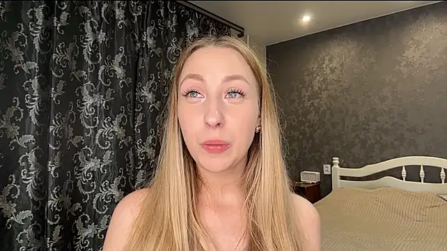 TheresaCyphert stripchat live cam model