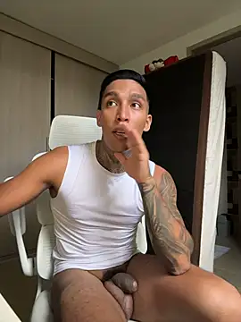sendfer stripchat live cam model