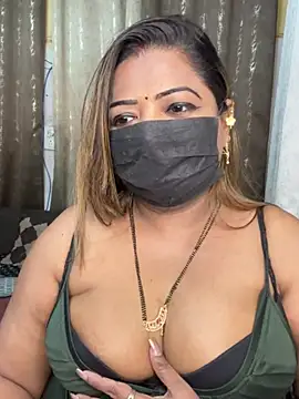 Oh-Monika87 stripchat live cam model