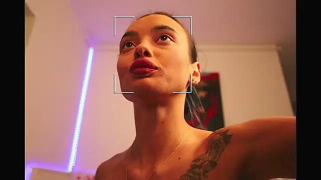RachelVibes stripchat live cam model