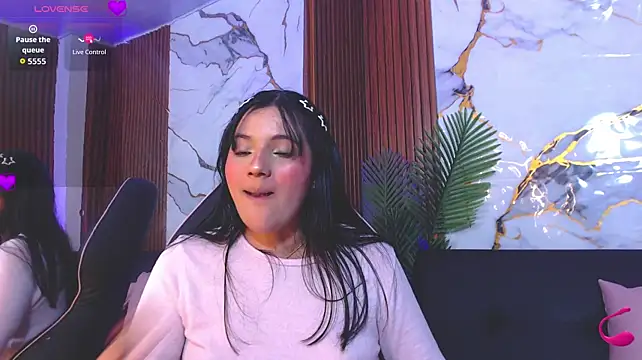 MOONN_TAY stripchat live cam model
