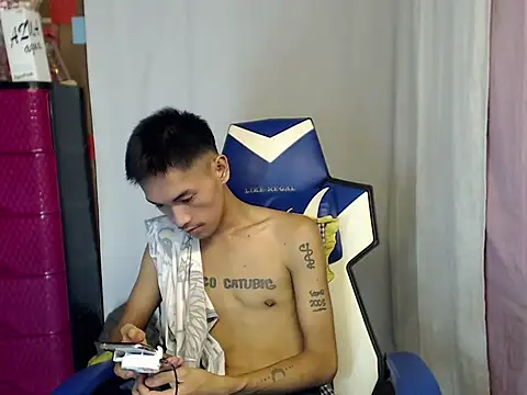 riks_tyler stripchat live cam model