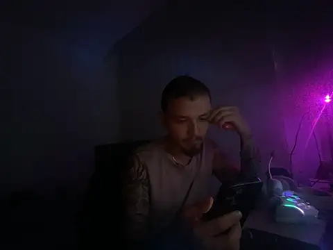 Maximo_Garcia17 stripchat live cam model