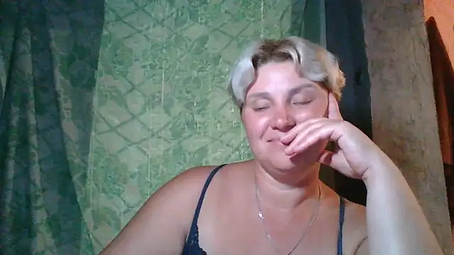 CutieKis stripchat live cam model