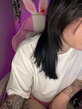 Alaskahosh stripchat live cam model