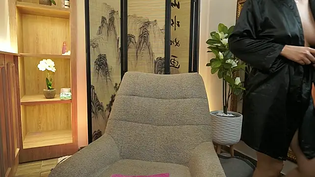 ConnyJenner stripchat live cam model