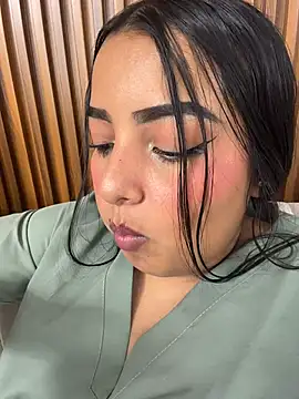 Mia_roussee_ stripchat live cam model