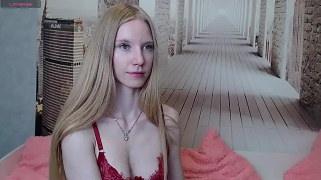 Cutieblondegirl stripchat live cam model
