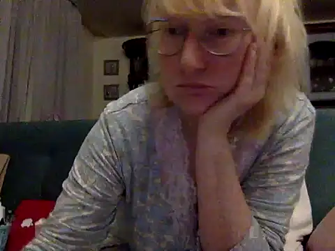 Zeyona stripchat live cam model